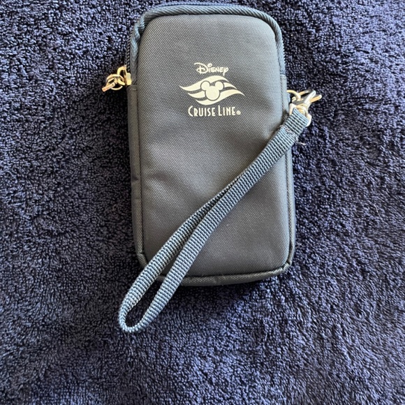 Disney Cruise Line Cushioned Phone Case - Picture 2 of 3